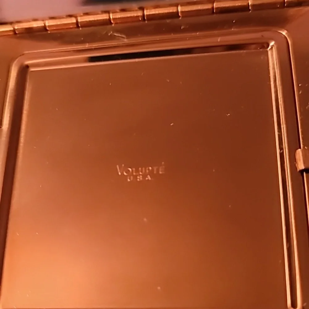 NEW Vintage Goldtone Geometric Design Volupté U.S.A. Makeup Compact With Powder!